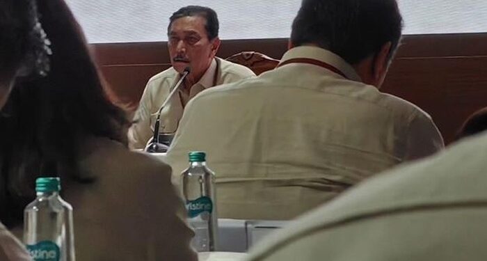 Luhut Beri Pengarahan di Retreat Kabinet Merah Putih: Pengalaman dan Pelajaran 10 Tahun di Pemerintahan