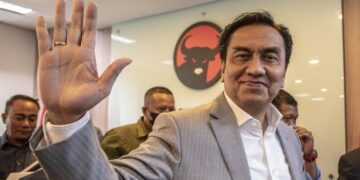 Melanggar Kode Etik, PDIP Resmi Pecat Effendi Simbolon