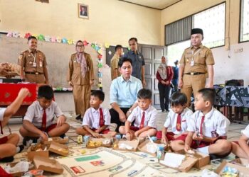 Wapres Gibran Tinjau Program Makan Bergizi Gratis di Palangka Raya
