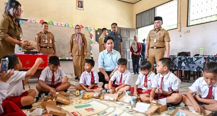 Wapres Gibran Tinjau Program Makan Bergizi Gratis di Palangka Raya
