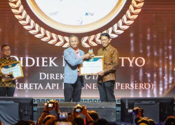 Didiek Hartantyo Raih Penghargaan Marketeer of The Year 2024 untuk Inovasi KAI