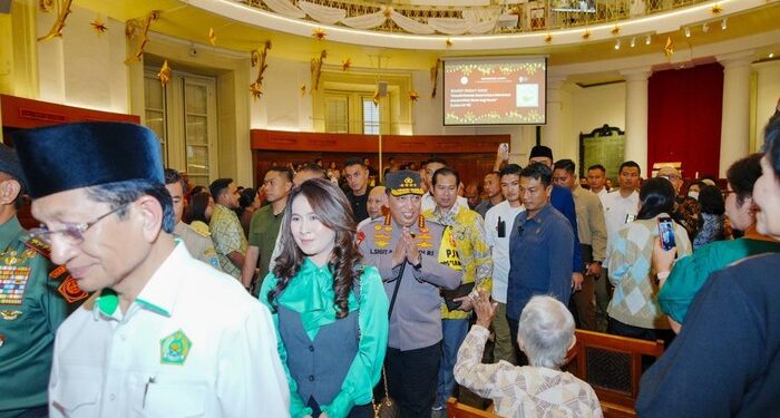 Polri Amankan Misa Malam Natal, Jemaat Apresiasi Rasa Aman dan Damai