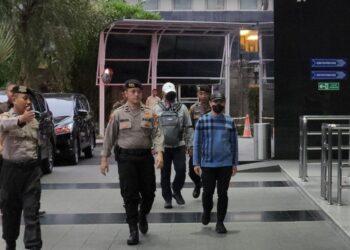 KPK Tangkap Risnandar Mahiwa dalam OTT di Pekanbaru