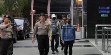 KPK Tangkap Risnandar Mahiwa dalam OTT di Pekanbaru