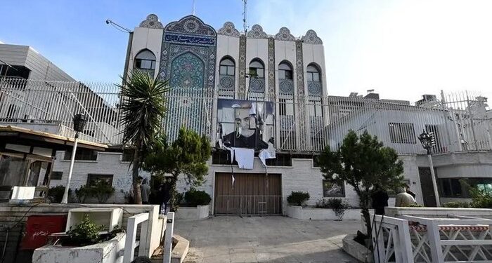 Iran Pulangkan 4.000 Warganya dari Suriah Setelah Jatuhnya Rezim Assad
