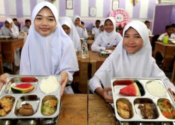 DPR: Makan Bergizi Gratis Harus Jalan Terus, Pengawasan Diperketat