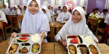 DPR: Makan Bergizi Gratis Harus Jalan Terus, Pengawasan Diperketat