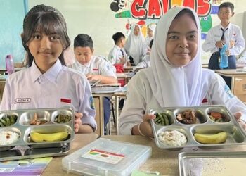Program Makan Bergizi Gratis Bikin Siswa SMPN 13 Surabaya Lebih Semangat Belajar