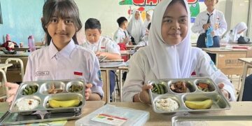 Program Makan Bergizi Gratis Bikin Siswa SMPN 13 Surabaya Lebih Semangat Belajar