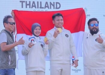 Menembak Tambah Emas, Duet Iqbal–Arista Juara Beregu Campuran