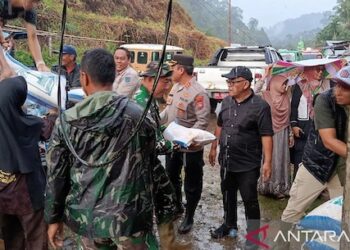 4.292 Warga Pasaman Barat Masih Mengungsi Akibat Banjir dan Longsor