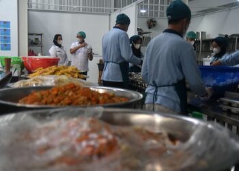 Cerita Pekerja Dapur Tentang  Standar Ketat Olah Makanan MBG di SPPG Paseban Jakarta Pusat