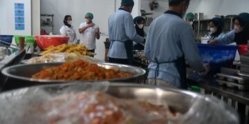 Cerita Pekerja Dapur Tentang  Standar Ketat Olah Makanan MBG di SPPG Paseban Jakarta Pusat