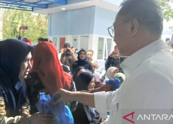 Menko Pangan Tegaskan SPPG Wajib Gandeng UMKM Desa, Bukan Pemasok Besar