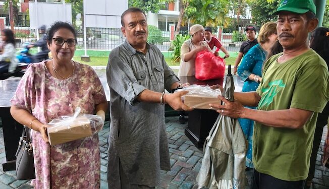 Hujan Tak Halangi Harmoni, Komunitas India Surabaya Berbagi di Ramadan