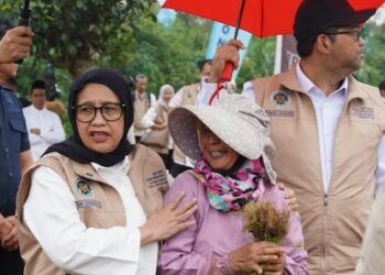 Ibu-ibu Purwakarta Bersyukur Ada MBG, Minta Menu Lebih Variatif