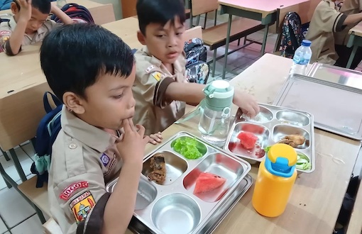 MBG di Bogor Tak Hanya Fokus Pemenuhan Gizi, Tapi Dirancang Jadi Penggerak Ekonomi dan Tenaga Kerja Lokal