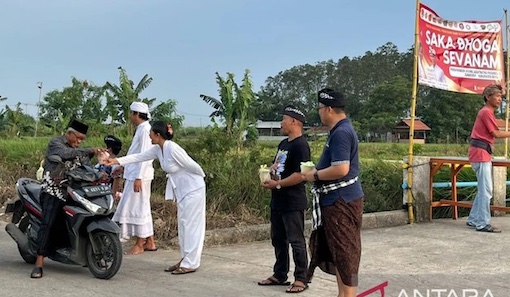 Umat Hindu Bekasi Tebar Iftar Jelang Nyepi, Harmoni Terjalin di Bulan Ramadhan