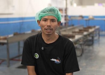 Kisah Budi, Penyandang Disabilitas yang Temukan Harapan di Dapur MBG