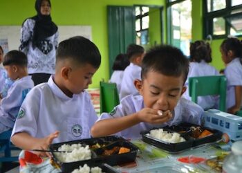 Studi 15 Bulan MBG: Anak Lebih Sehat, Semangat Sekolah Meningkat