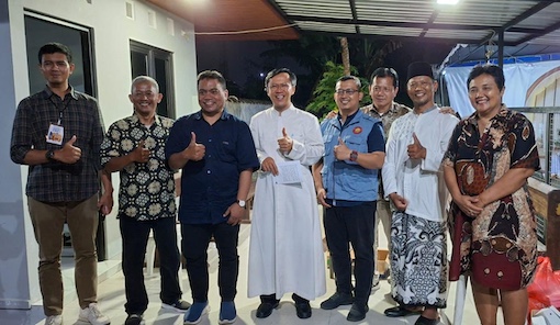 Patroli Malam Paskah di Condongcatur, Pemerintah Kelurahan Perkuat Toleransi dan Rasa Aman Umat