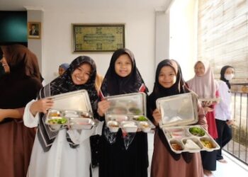 Santri Pesantren di Karanganyar Rasakan Manfaat MBG untuk Kebutuhan Gizi