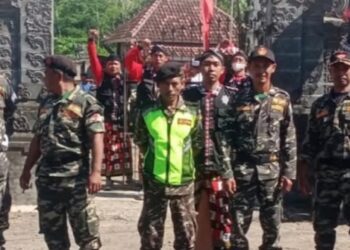 Potret Harmoni di Banyuwangi, Banser Bantu Amankan Perayaan Galungan-Kuningan