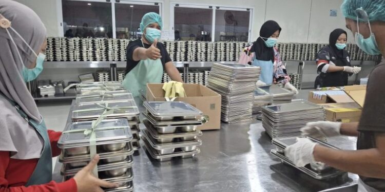 Nasib Ribuan Pekerja dan UMKM Bergantung pada Kejelasan Program MBG