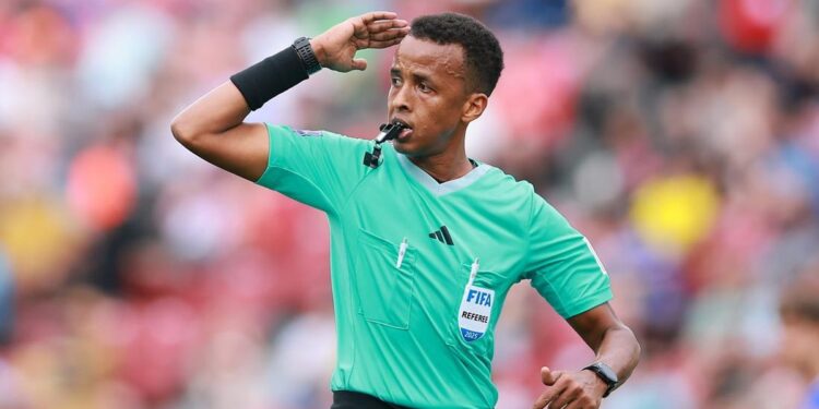 Wasit Terbaik Afrika Dipulangkan dari AS, FIFA Hormati Proses Pemerintah