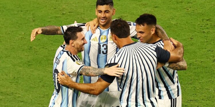 Argentina Dipaksa Kerja Keras 120 Menit, Singkirkan Tanjung Verde 3-2 untuk Amankan Tiket 16 Besar