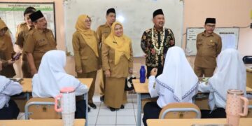 MPLS Ramah Anak di Gresik Diwarnai Peluncuran Sekolah Moderasi Beragama dan Peninjauan MBG