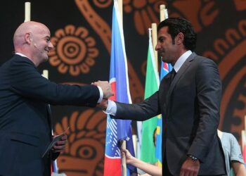 Luis Figo Desak Gianni Infantino Mundur dari Kursi Presiden FIFA