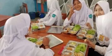 MBG di Desa Tertinggal Lebak: Menu Bergizi hingga Lapangan Kerja untuk Warga Lokal