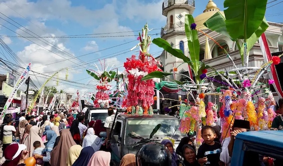 Endog-Endogan di Banyuwangi: Ketika Tradisi Maulid Menjaga Guyub Warga di Era Digital