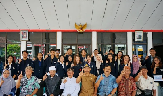 Mahasiswa UM Lakukan Pemantapan Praktik Moderasi Beragama di Desa Wirotaman