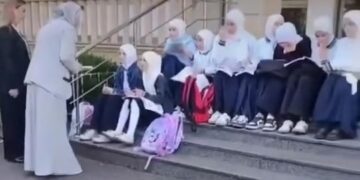 Azerbaijan Larang Siswi Berjilbab, Demonstrasi dan Protes Pun Meluas